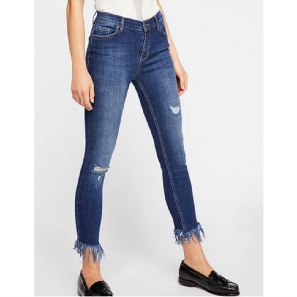 Free People Great Heights Frayed Skinny Jeans Size 27‎